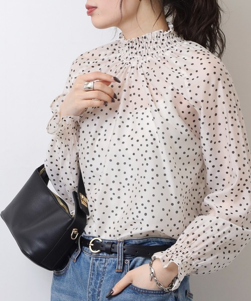 Anna Nicola(アンナニコラ)の「Anna Nicola シアードットハイネック長袖ブラウス(シャツ/ブラウス・レディース・ブラック/サックスブルー/オフホワイト/ベージュ・38)」の5枚目の写真