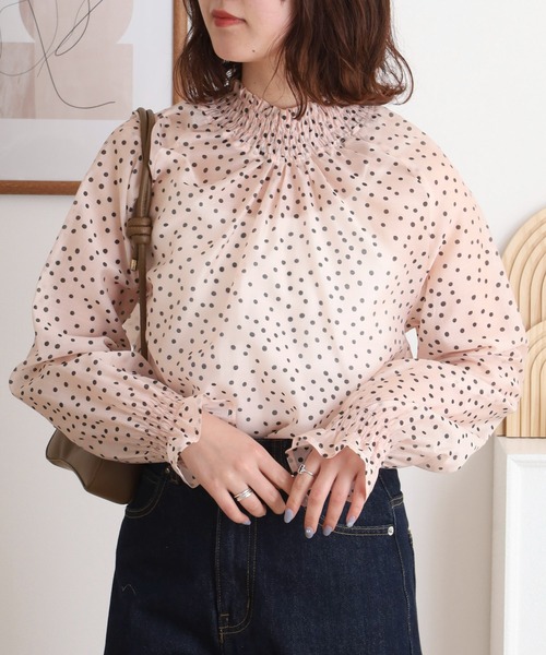 Anna Nicola(アンナニコラ)の「Anna Nicola シアードットハイネック長袖ブラウス(シャツ/ブラウス・レディース・ブラック/サックスブルー/オフホワイト/ベージュ・38)」の19枚目の写真