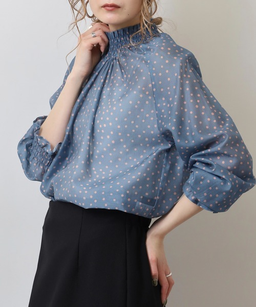 Anna Nicola(アンナニコラ)の「Anna Nicola シアードットハイネック長袖ブラウス(シャツ/ブラウス・レディース・ブラック/サックスブルー/オフホワイト/ベージュ・38)」の9枚目の写真