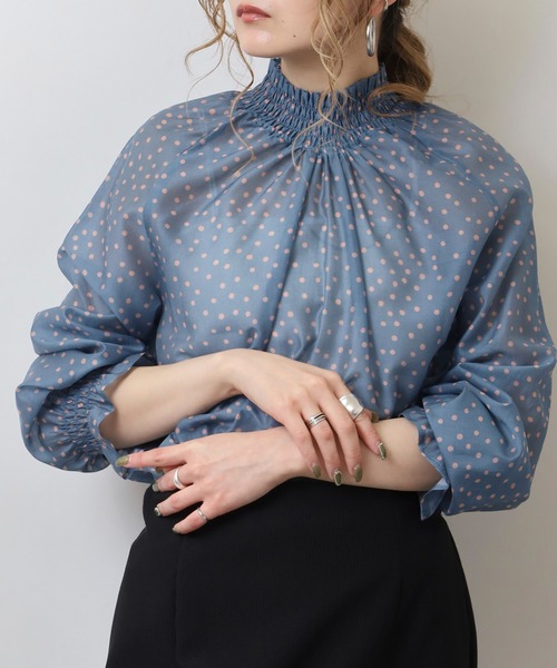 Anna Nicola(アンナニコラ)の「Anna Nicola シアードットハイネック長袖ブラウス(シャツ/ブラウス・レディース・ブラック/サックスブルー/オフホワイト/ベージュ・38)」の10枚目の写真