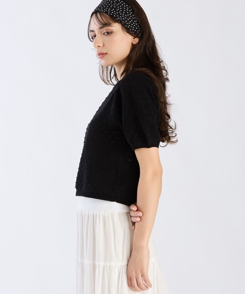 To b. by agnes b.（トゥービーバイアニエスベー）の「デイジーストライプニットプルオーバー（ニット/セーター・レディース・ブラック・FREE）」の4枚目の写真