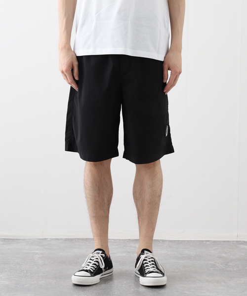 C.P. COMPANY(シーピーカンパニー)の「C.P. Company / シーピーカンパニー 50 FILI STRETCH CARGO SHORTS 51223051(カーゴパンツ・メンズ・ブラック・46/48)」の4枚目の写真