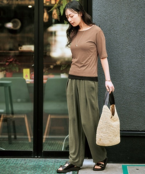 nissen(ニッセン)の「スラブシアー5分袖コンパクトTシャツ(Tシャツ/カットソー・レディース・モカ/ブラック/ライトベージュ/オフホワイト/ブルー・LL/3L/S/M/L)」の16枚目の写真