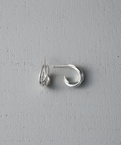 and cloud(アンドクラウド)の「Ink Helical Pierce(ピアス(両耳用)・レディース・シルバー・FREE)」の7枚目の写真