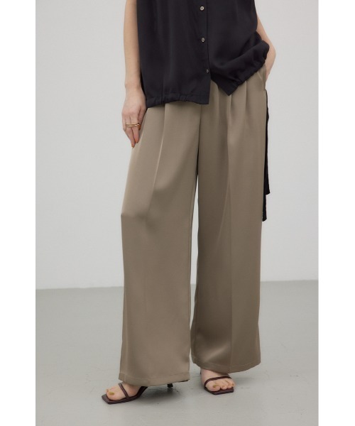 crie conforto(クリーコンフォルト)の「サテンワイドパンツ(スラックス・レディース・ブラウン/ベージュ/ネイビー・SMALL/MEDIUM)」の2枚目の写真