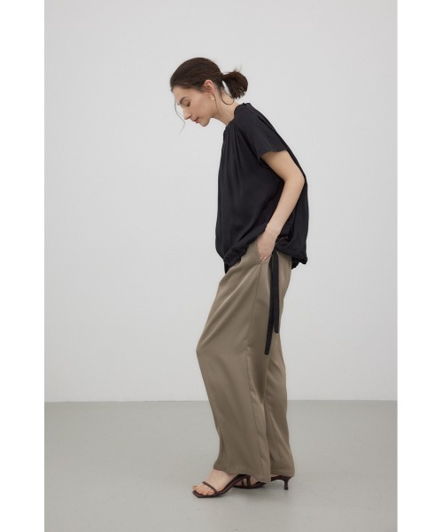 crie conforto(クリーコンフォルト)の「サテンワイドパンツ(スラックス・レディース・ブラウン/ベージュ/ネイビー・SMALL/MEDIUM)」の9枚目の写真