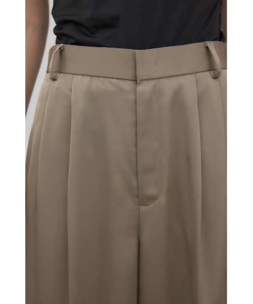 crie conforto(クリーコンフォルト)の「サテンワイドパンツ(スラックス・レディース・ブラウン/ベージュ/ネイビー・SMALL/MEDIUM)」の5枚目の写真