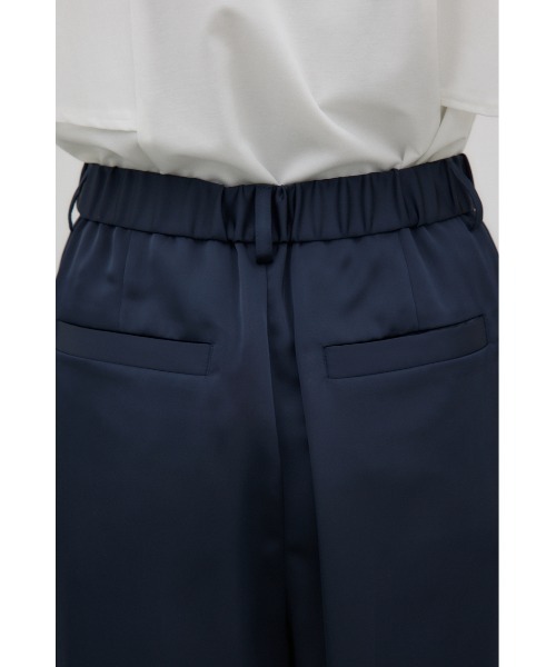 crie conforto(クリーコンフォルト)の「サテンワイドパンツ(スラックス・レディース・ブラウン/ベージュ/ネイビー・SMALL/MEDIUM)」の4枚目の写真