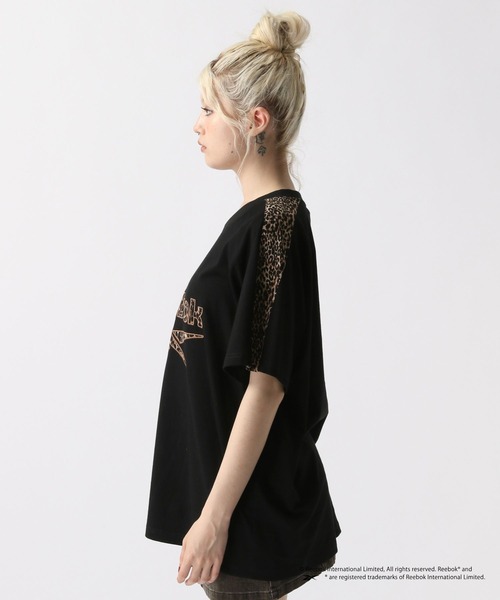 FOREVER 21（フォーエバー トゥエンティーワン）の「【Reebok（リーボック）】ユニホームTシャツ（Tシャツ/カットソー・レディース・ブラック/ネイビー・FREE）」の17枚目の写真