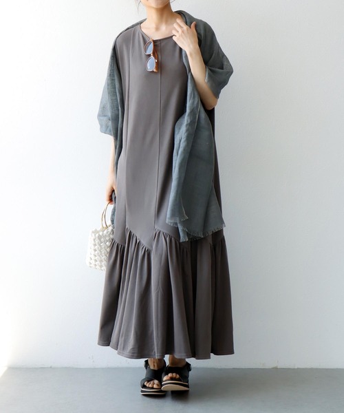 Jines(ジネス)の「モダール半袖ティアードワンピース(ワンピース・レディース・カーキ/ブラウン/モカ・38)」の2枚目の写真