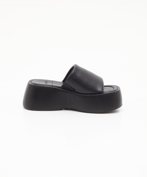STUDIOUS（ステュディオス）の「【STUDIOUS/ステュディオス】Soft Leather Padded Sandals/ソフトレザー パデッドサンダル（サンダル・レディース・ブラック・1/2）」の3枚目の写真