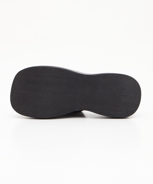 STUDIOUS（ステュディオス）の「【STUDIOUS/ステュディオス】Soft Leather Padded Sandals/ソフトレザー パデッドサンダル（サンダル・レディース・ブラック・1/2）」の4枚目の写真