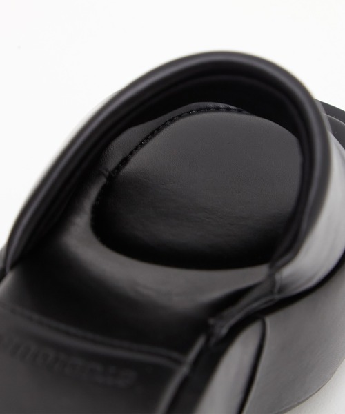 STUDIOUS（ステュディオス）の「【STUDIOUS/ステュディオス】Soft Leather Padded Sandals/ソフトレザー パデッドサンダル（サンダル・レディース・ブラック・1/2）」の7枚目の写真