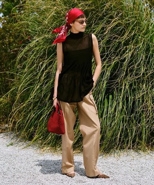 allureville（アルアバイル）の「シアーティアードチュニック（ニット/セーター・レディース・レッド/イエロー/ブラック・2）」の17枚目の写真