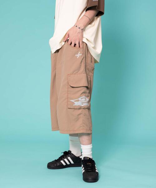 Piko(ピコ)の「∴WEGO/PIKO別注グラフィックカーゴショーツ(カーゴパンツ・メンズ・ブラック/ベージュ・LARGE/MEDIUM)」の16枚目の写真