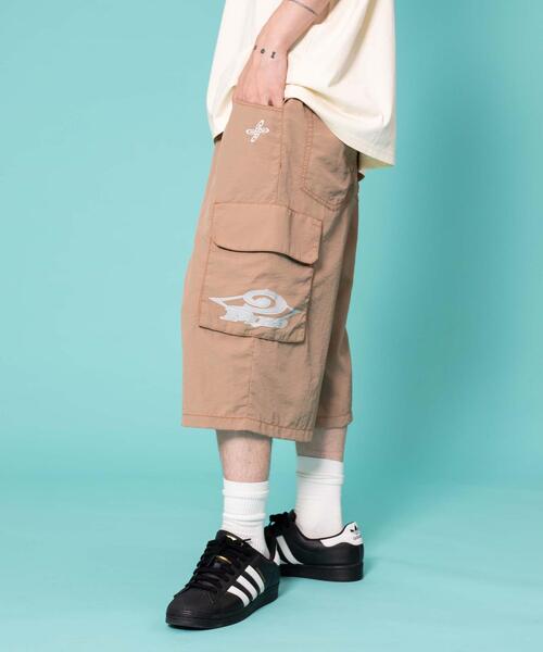 Piko(ピコ)の「∴WEGO/PIKO別注グラフィックカーゴショーツ(カーゴパンツ・メンズ・ブラック/ベージュ・LARGE/MEDIUM)」の17枚目の写真