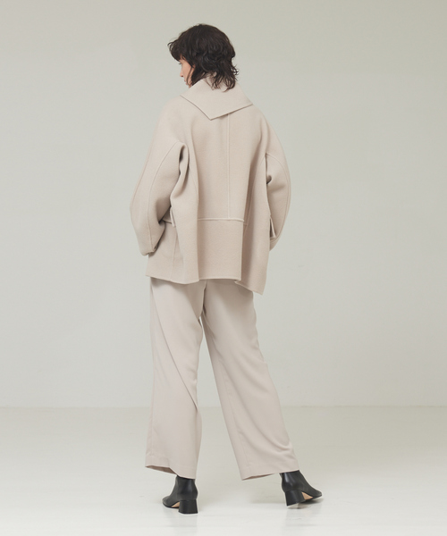 DESIGNWORKS(デザインワークス)の「バックサテンジョーゼットワイドパンツ(その他パンツ・レディース・グレイッシュベージュ/グリーン系その他・36/38)」の6枚目の写真