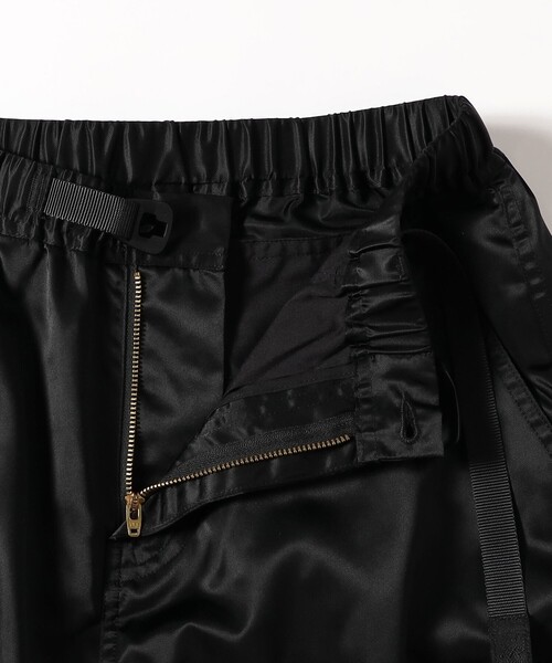 Gramicci（グラミチ）の「【別注】Gramicci / シャイニーナイロン 6ポケットパンツ（その他パンツ・メンズ・ブラック/カーキ・S/M/L/XL）」の4枚目の写真
