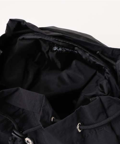 BLACKPURPLE（ブラックパープル）の「【日本未発売/WEB限定】BLACK PURPLE(ブラックパープル)/A4サイズ対応 軽量 ドローコード ドローストリング バックパック リュック ナップザック/Nana Flip Bag（バックパック/リュック・レディース・ブラック・FREE）」の8枚目の写真
