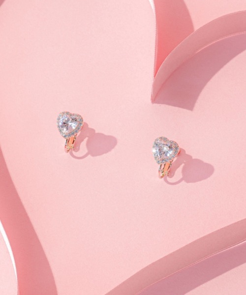 JILL by JILL STUART(ジルバイジルスチュアート)の「◇Cubicミニハートイヤリング(イヤリング・レディース・ゴールド・FREE)」の2枚目の写真