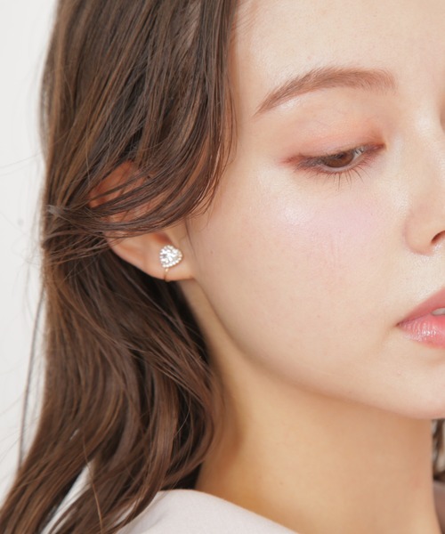 JILL by JILL STUART(ジルバイジルスチュアート)の「◇Cubicミニハートイヤリング(イヤリング・レディース・ゴールド・FREE)」の7枚目の写真