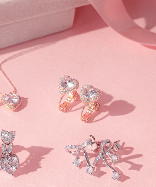 JILL by JILL STUART(ジルバイジルスチュアート)の「◇Cubicミニハートイヤリング(イヤリング・レディース・ゴールド・FREE)」の8枚目の写真