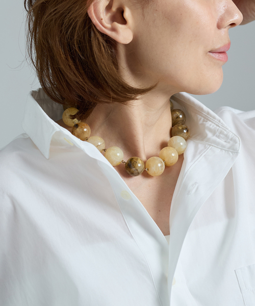 VERMEIL par iena（ヴェルメイユパーイエナ）の「FRANCINE BRAMLI フランシーヌ ブラムリ 別注ネックレス（ネックレス・レディース・イエロー/オリーブ/ブラウン・FREE）」の5枚目の写真