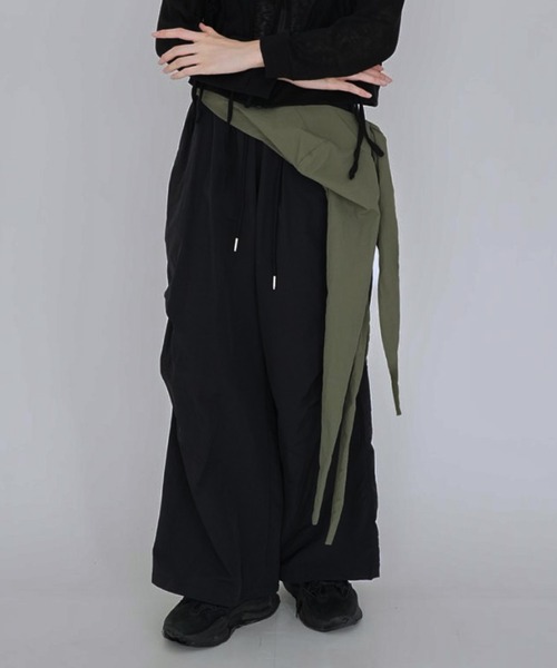 Uenui(ウニュイ)の「ultra wide drawstring pants(その他パンツ・レディース・グレー/ブラック・FREE)」の1枚目の写真