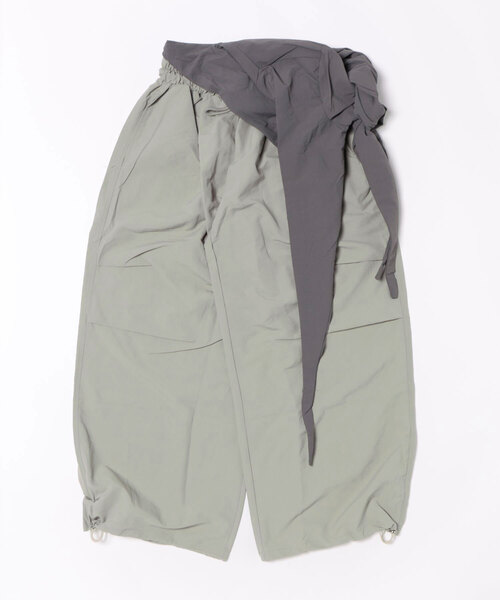 Uenui(ウニュイ)の「ultra wide drawstring pants(その他パンツ・レディース・グレー/ブラック・FREE)」の9枚目の写真
