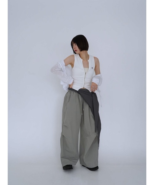 Uenui(ウニュイ)の「ultra wide drawstring pants(その他パンツ・レディース・グレー/ブラック・FREE)」の12枚目の写真