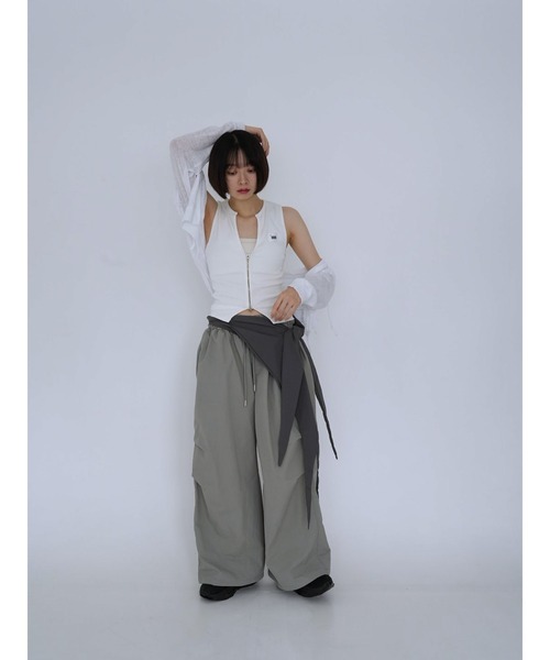 Uenui(ウニュイ)の「ultra wide drawstring pants(その他パンツ・レディース・グレー/ブラック・FREE)」の14枚目の写真