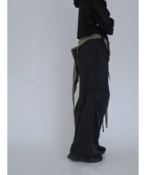 Uenui(ウニュイ)の「ultra wide drawstring pants(その他パンツ・レディース・グレー/ブラック・FREE)」の4枚目の写真