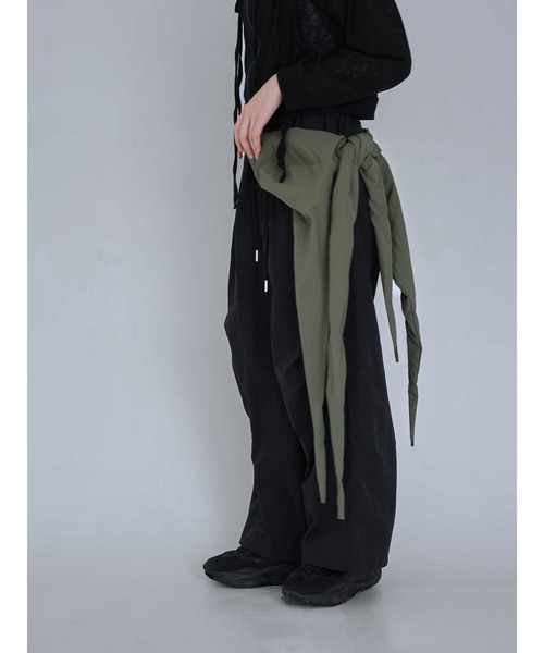 Uenui(ウニュイ)の「ultra wide drawstring pants(その他パンツ・レディース・グレー/ブラック・FREE)」の5枚目の写真