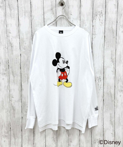 Disney（ディズニー）の「メンズ MICKEY MOUSE ミッキー オーバーサイズ ロンT（Tシャツ/カットソー・メンズ・グレー系その他/オフホワイト/杢グレー/チャコールグレー/ダークグリーン/ホワイト系その他2/ホワイト系その他/ベージュ系その他/ホワイト系その他3/オレンジ/ベージュ/ネイビー/グレー系その他2/グレー系その他3/グリーン系その他/グレー系その他4・M/L/XL）」の2枚目の写真