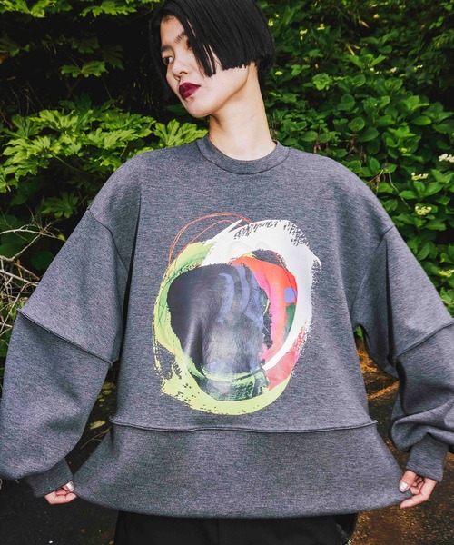 OMMO(オーエムエムオー)の「CIRCLE PAINT SWEAT TOP(スウェット・レディース・ブラック/カーキ/グレー・F)」の2枚目の写真