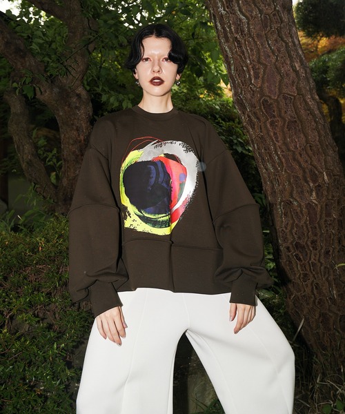 OMMO(オーエムエムオー)の「CIRCLE PAINT SWEAT TOP(スウェット・レディース・ブラック/カーキ/グレー・F)」の3枚目の写真