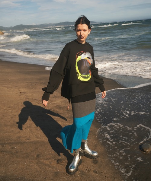OMMO(オーエムエムオー)の「CIRCLE PAINT SWEAT TOP(スウェット・レディース・ブラック/カーキ/グレー・F)」の5枚目の写真