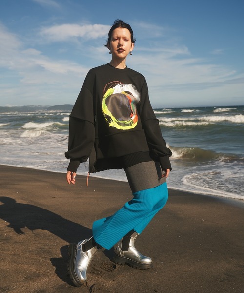 OMMO(オーエムエムオー)の「CIRCLE PAINT SWEAT TOP(スウェット・レディース・ブラック/カーキ/グレー・F)」の7枚目の写真