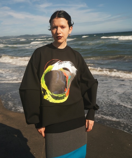 OMMO(オーエムエムオー)の「CIRCLE PAINT SWEAT TOP(スウェット・レディース・ブラック/カーキ/グレー・F)」の9枚目の写真