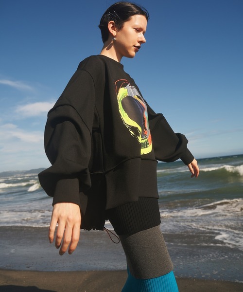 OMMO(オーエムエムオー)の「CIRCLE PAINT SWEAT TOP(スウェット・レディース・ブラック/カーキ/グレー・F)」の12枚目の写真