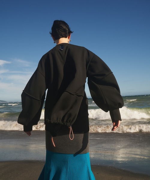 OMMO(オーエムエムオー)の「CIRCLE PAINT SWEAT TOP(スウェット・レディース・ブラック/カーキ/グレー・F)」の13枚目の写真