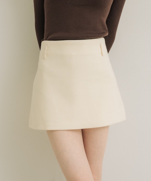 NEUNA（ヌナ）の「セミフレアミニスカパン（スカート・レディース・グレー/ブラック/アイボリー・FREE/LARGE）」の2枚目の写真