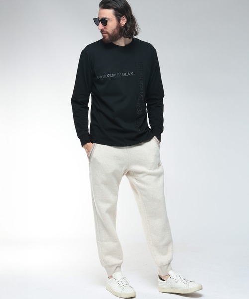 1piu1uguale3 RELAX（ウノピュウノウグァーレトレリラックス）の「1PIU1UGUALE3 RELAX (ウノ ピュ ウノ ウグァーレ トレ リラックス) アシンメトリー ロゴ ラインストーン仕様 クルーネック 長袖 Tシャツ 1PRUST25156SZ（Tシャツ/カットソー・メンズ・ブラック/ホワイト・S/2XL/XL/L/M）」の9枚目の写真