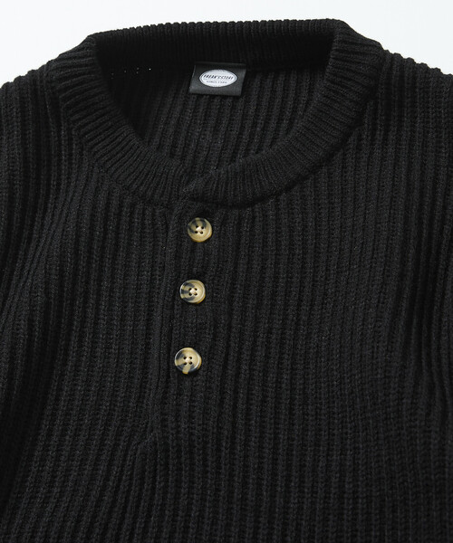 FREAK'S STORE（フリークスストア）の「限定展開 リラックスフィット 畦編み ヘンリーネック ニット（ニット/セーター・メンズ・レッド/イエロー/ネイビー/グリーン/チャコールグレー/ブラック・LARGE/MEDIUM/SMALL）」の7枚目の写真