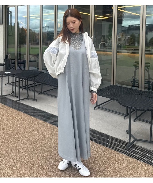 LE CIEL BLEU（ルシェルブルー）の「スリーブレスツイルAラインドレス / Sleeveless Twill A-line Dress（ワンピース・レディース・ライトブルー/ブラック・36）」の2枚目の写真