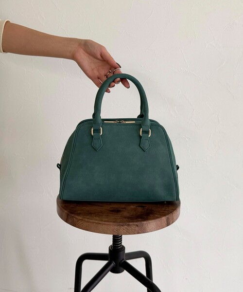 fredy emue（フレディエミュ）の「台形ファスナーボストンバッグ（ショルダーバッグ・レディース・ブラック/カーキ/ブラウン/グリーン・FREE）」の13枚目の写真