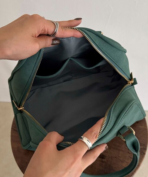fredy emue（フレディエミュ）の「台形ファスナーボストンバッグ（ショルダーバッグ・レディース・ブラック/カーキ/ブラウン/グリーン・FREE）」の14枚目の写真