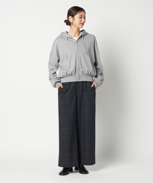 HELIOPOLE(エリオポール)の「CROPPED SWEAT ZIP HOODIE(パーカー・レディース・ブラック/グレー・38)」の5枚目の写真