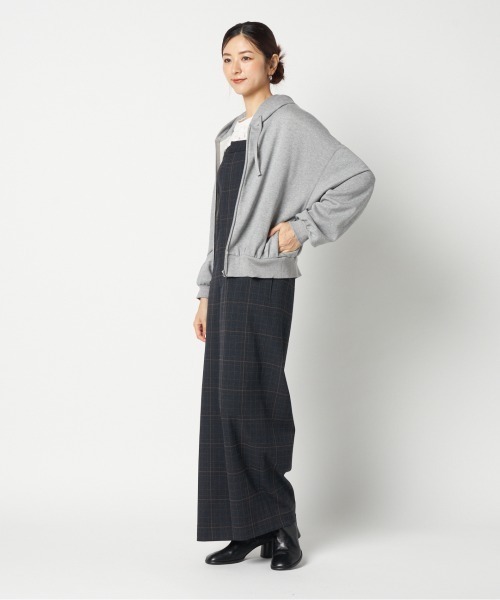 HELIOPOLE(エリオポール)の「CROPPED SWEAT ZIP HOODIE(パーカー・レディース・ブラック/グレー・38)」の4枚目の写真