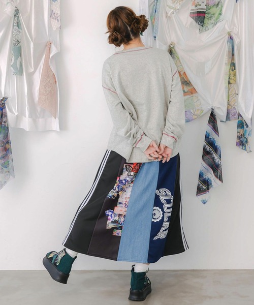 ScoLar（スカラー）の「ScoLar(スカラー) ロゴコラージュ柄 デニム×ジャージ切替スカート（スカート・レディース・グレー/ブラック・MEDIUM）」の18枚目の写真